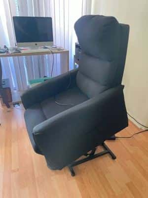 Electric recliner, excellent shape, must sell 2