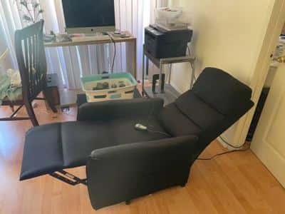 Electric recliner, excellent shape, must sell 4