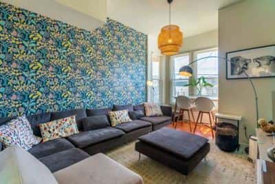 Bed in fully furnished triple sharing room close to UCB 2