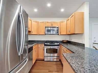 Entire 1st floor in two-story 3BD/2BR, 12 month lease 4