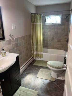 $3,000- 2 Bed/1 Bath Condo In Medford Hillside (Tufts) w driveway park 7