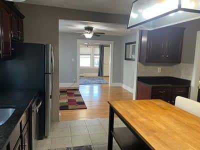 $3,000- 2 Bed/1 Bath Condo In Medford Hillside (Tufts) w driveway park 4