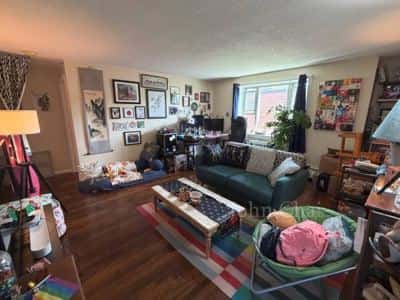 *NO FEE* STUNNING Brighton 2BR~ Pet Negotiable, DWasher, POOL! *9/1* 1