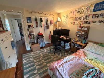 *NO FEE* STUNNING Brighton 2BR~ Pet Negotiable, DWasher, POOL! *9/1* 8