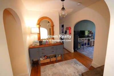 Sunny, Pet Friendly Apartment In Coolidge Corner for 8/1 2