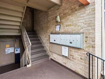 1 BD, Gas Range, Window Coverings 7