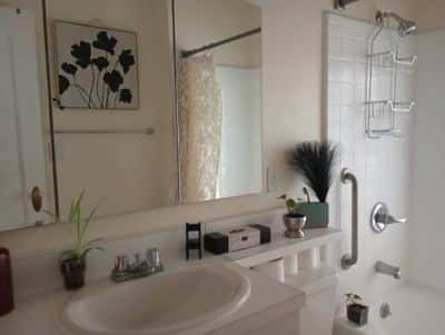Furn. master bdrm Flat share avail AUG 15  lots of light (san jose dow 6