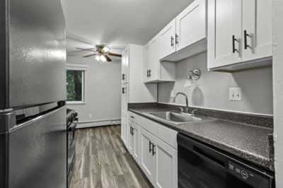 1 BD, Dining Room, In Ypsilanti 6