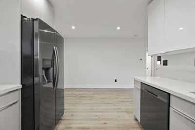 One Bedroom One Bath w/ Washer & Dryer Minutes to the Netflix, Sunset 3