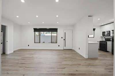 One Bedroom One Bath w/ Washer & Dryer Minutes to the Netflix, Sunset 7
