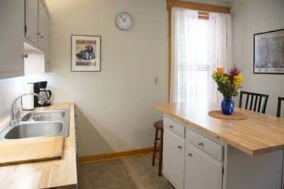 ALL UTILITIES INCLUDED - FURNISHED - near YALE SOM 5