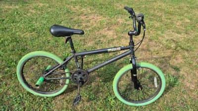 Huffy Revolt 20" BMX Bicycle 1