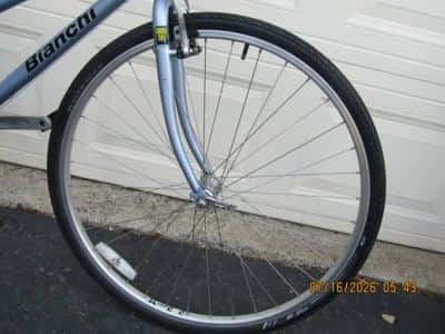 BIANCHI Avenue;5' to 5'3";many new parts;hybrid/comfort;city/commuter 6