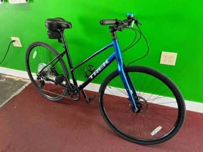 Best TREK EVER..Like New at Bike shop. TREK SPORT AL FX3 ONLY 1