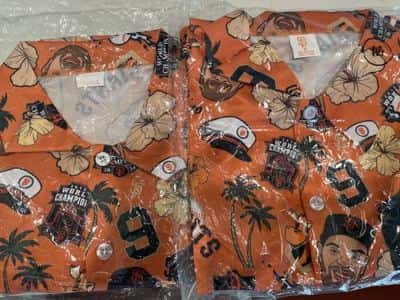 SF Giants Brandon Belt jersey size M for trade for Gigantes Hawaiian 1