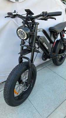 A05 electric bike with fat tires and suspension.     Seat Too low for me🤬. 3