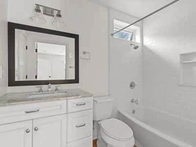 Bright and updated 1 bedroom, 1 bathroom home 3