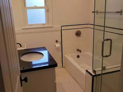 Beautifully updated and renovated 3 equally-sized bedroom Reinier Park 1