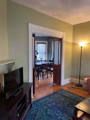 Quiet Room in 2BR Davis Square Apartment for Sept 1st 2