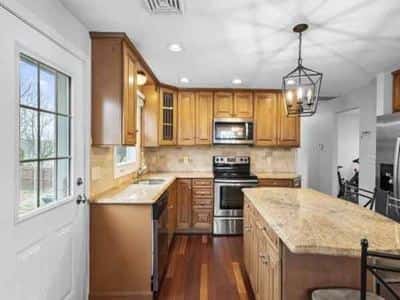 This updated 2 bedroom, 1 bath single family ranch style home 2