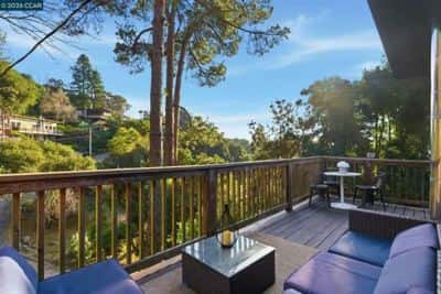 Adorable, cute cottage nestled in the Redwoods above the UC Berkley Ca 1