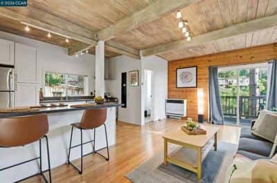 Adorable, cute cottage nestled in the Redwoods above the UC Berkley Ca 8