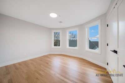 RENOVATED 4 BED 2 BA - FOREST HILLS - W/D IN UNIT - SEPTEMBER 1ST 7
