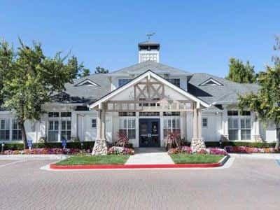 Swimming Pool, Package Receiving, Washer/Dryers, Spa 4