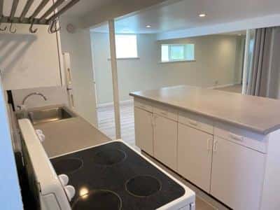 Looking for responsible roommate/ Big Brother type person 4