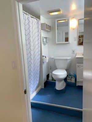Looking for responsible roommate/ Big Brother type person 8
