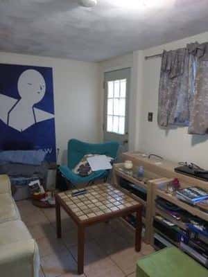 2 Bedroom Great location! 4