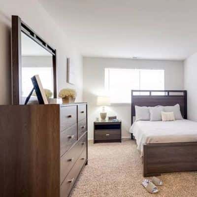 Vibrant Living Meets Cozy Retreats: Your Next Home Awaits Here! 4