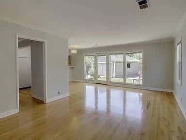FURNISHED 2 BEDROOM ALL UTILITES INCLUDED! 5