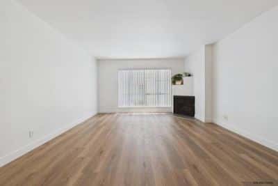 Virtual Tour | 2 Bedroom TH in West Los Angeles | SS Appliances 3