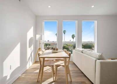 Window Coverings, Elevator, Microwave 6