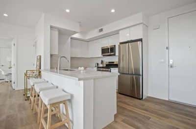 Window Coverings, Elevator, Microwave 3