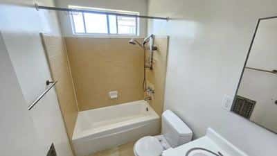 1 BR 1 Bath Apartment in Prime Los Angeles Location with PARKING!! 6