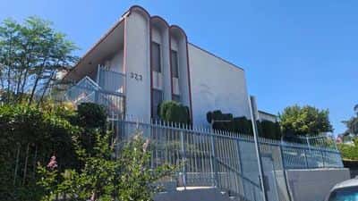 1 BR 1 Bath Apartment in Prime Los Angeles Location with PARKING!! 5