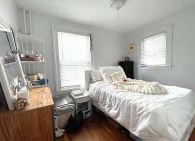 FURNISHED 2 BEDROOM ALL UTILITES INCLUDED! 4