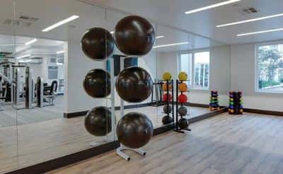 Exclusive 1 BR w/Private Balcony & Modern Kitchen 5