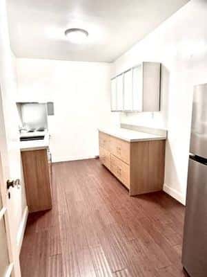 Garden view  Berkeley studio in clean secure building. All utilities i 6