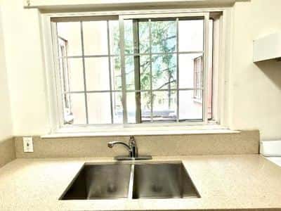 Garden view  Berkeley studio in clean secure building. All utilities i 8