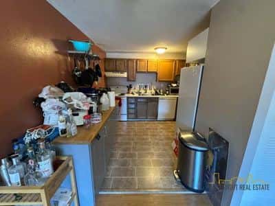 2 BED W A POOL - LAUNDRY - SEPT 1 - HT/HW INCLUDED - BRIGHTON NEAR T 4