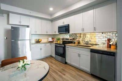 Wood-Style Plank Flooring, 1 Bed, Situated in Los Angeles! 2