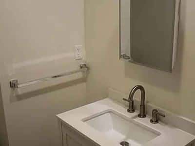 renovated 2-bedroom, 1-bath home in desirable Lomita 3