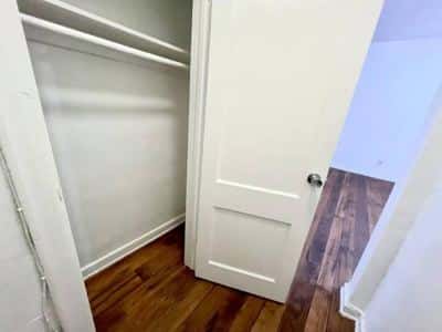 OPEN HOUSE TODAY! Cool Studio, Bright  Ready for Move-in! 7