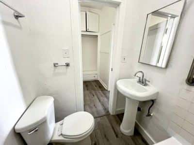OPEN HOUSE TODAY! Cool Studio, Bright  Ready for Move-in! 6