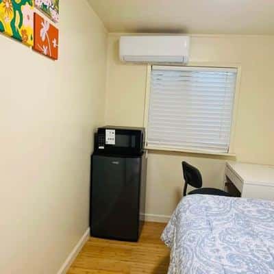 Private room for rent 1