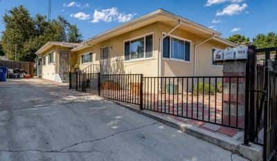 2 Beds 1 Bath Apartment 1