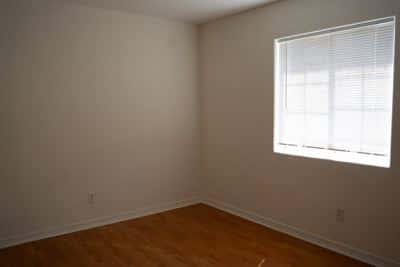4 Beds 2 Baths - House 4